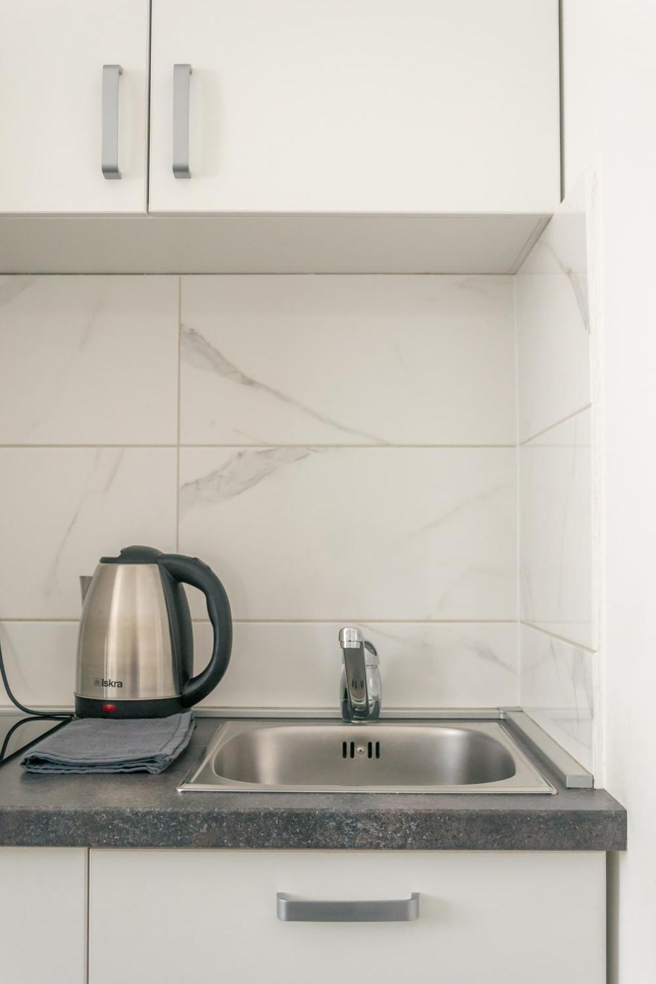 One-bedroom In The Center Of On A Quiet Street 5 Minutes To The Apartment