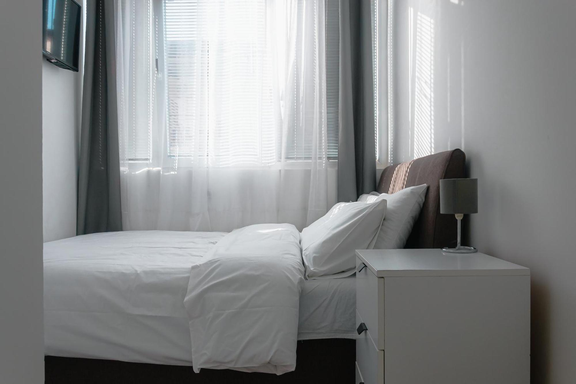 One-bedroom In The Center Of On A Quiet Street 5 Minutes To The Apartment